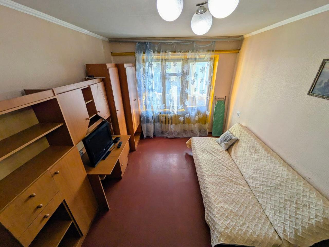 On Gagarina Avenue на проспекті гагаріна Днепр